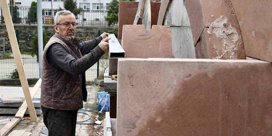 Cami inşaatına yardımla başladı yeni işi oldu! Kendi imkanlarıyla öğrendi: 12 yılda 164 tanesine imzasını attı 4